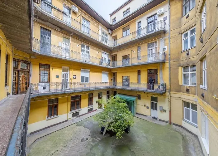 Ruby 3-bedroom Location شقة