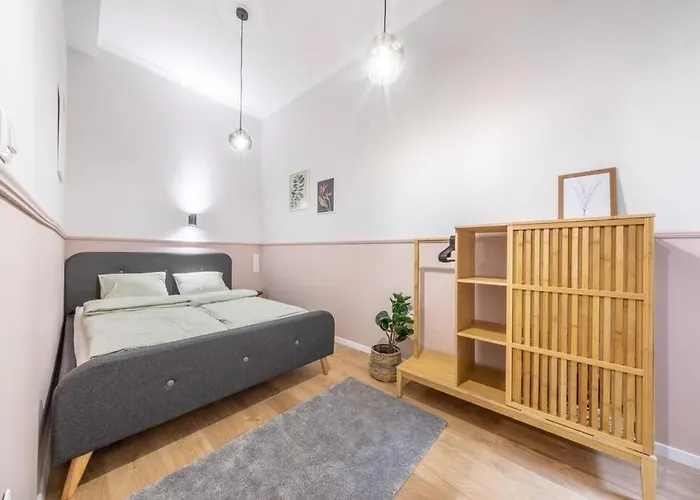 شقة Ruby 3-bedroom Location *