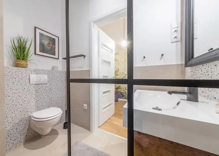 شقة Ruby 3-bedroom Location *