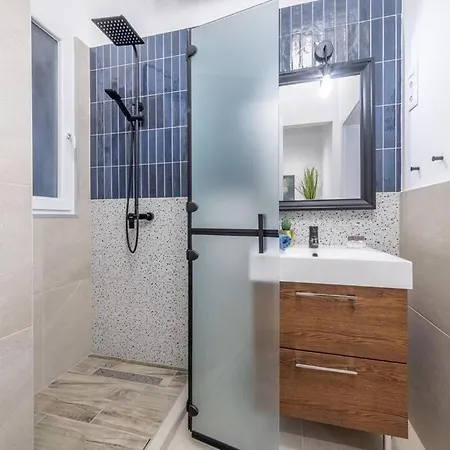 Ruby 3-bedroom Location Apartament